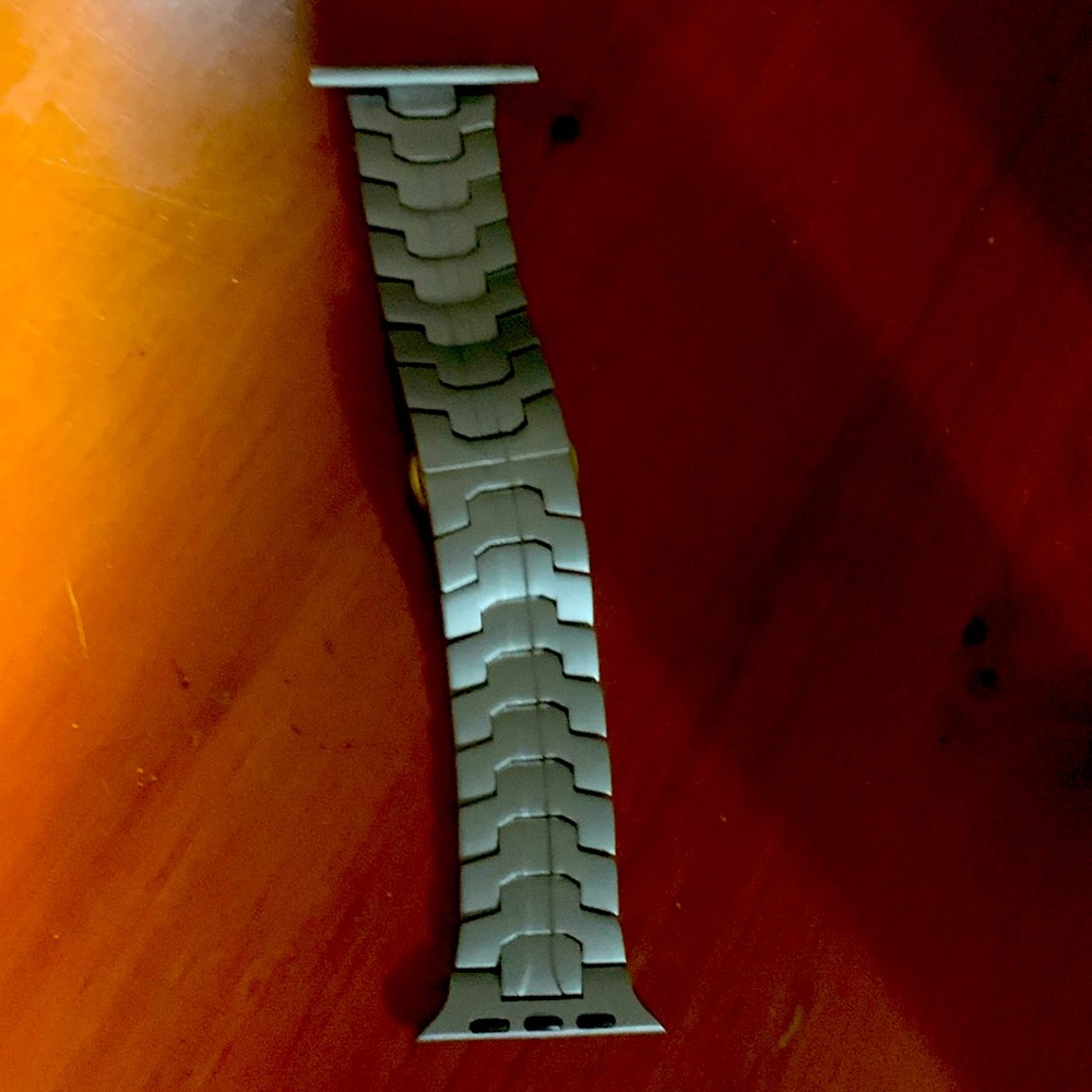 Men’s I Phone Watch Band ! Very Nice ! 6 inches in length